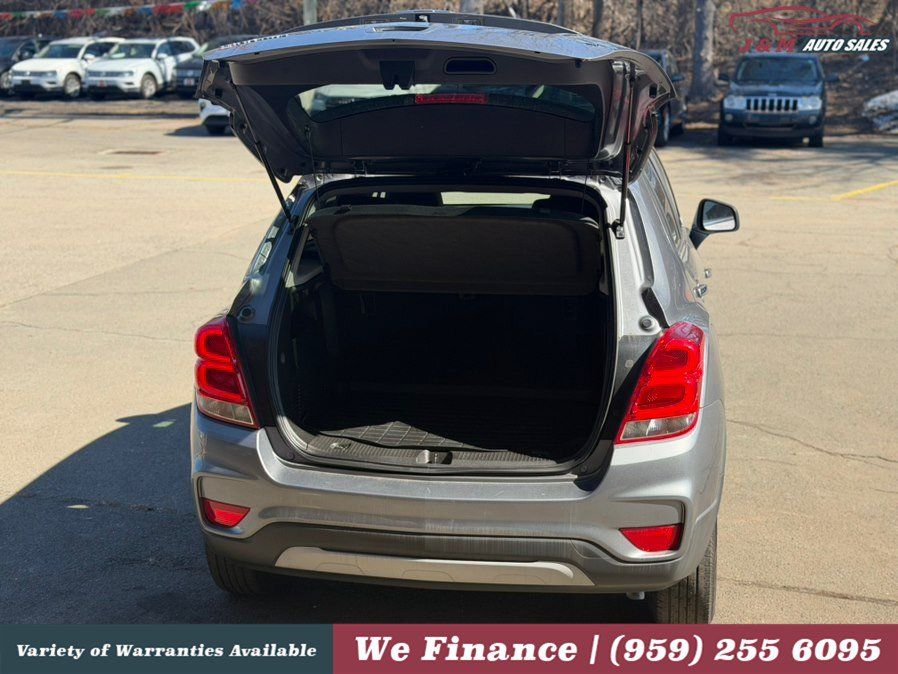 Used 2020 Chevrolet Trax LT w/ LT Convenience Package AWD/4WD image 6