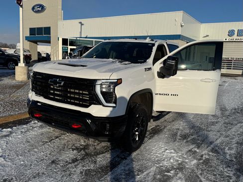 Used 2025 Chevrolet Silverado 2500 LTZ w/ Trail Boss Package image 31