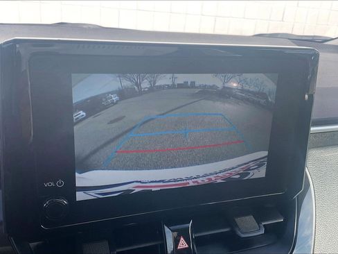 Used 2025 Toyota Corolla LE image 26