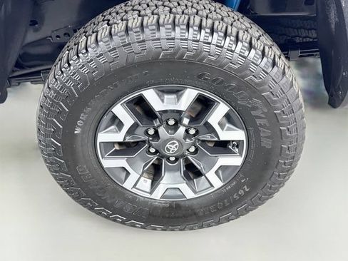 Certified 2020 Toyota Tacoma TRD Off-Road w/ Technology Package AWD/4WD image 31