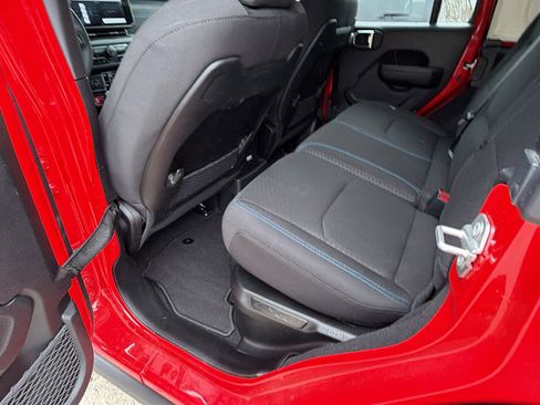 Used 2025 Jeep Wrangler Unlimited Rubicon 4xe AWD/4WD image 23