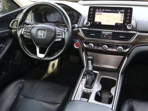 Used 2018 Honda Accord Touring image 9