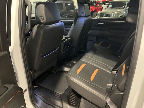 Used 2023 GMC Sierra 1500 AT4 w/ AT4 Preferred Package AWD/4WD image 29