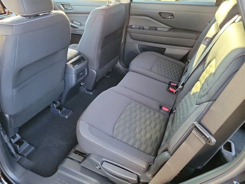 New 2025 Nissan Pathfinder SV image 11