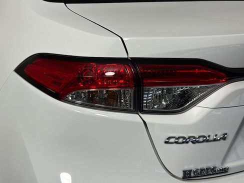 Used 2025 Toyota Corolla LE FWD image 35