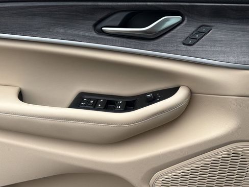 Used 2023 Jeep Grand Cherokee Limited RWD image 11