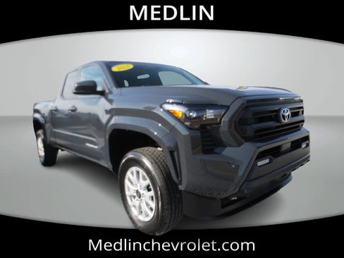 Used 2024 Toyota Tacoma SR5 image 2