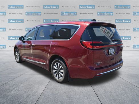 Used 2023 Chrysler Pacifica Limited FWD image 8