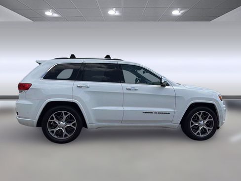 Used 2019 Jeep Grand Cherokee Overland AWD/4WD image 8