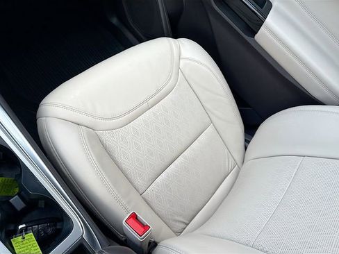 Certified 2022 Ford Explorer Platinum w/ Equipment Group 601A image 27