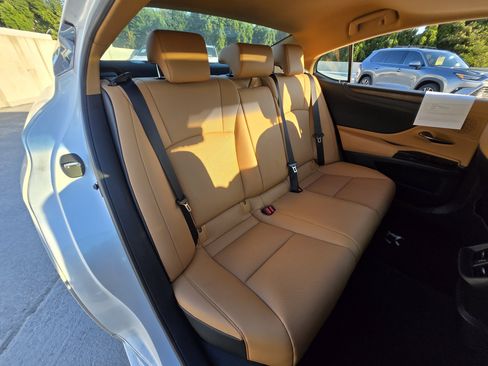 Used 2023 Lexus ES 350 w/ Premium Package FWD image 23