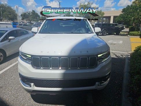 Used 2022 Jeep Wagoneer Series I AWD/4WD image 2