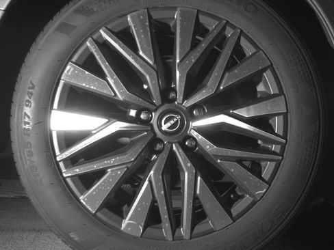 Used 2025 Nissan Altima 2.5 SV FWD image 15