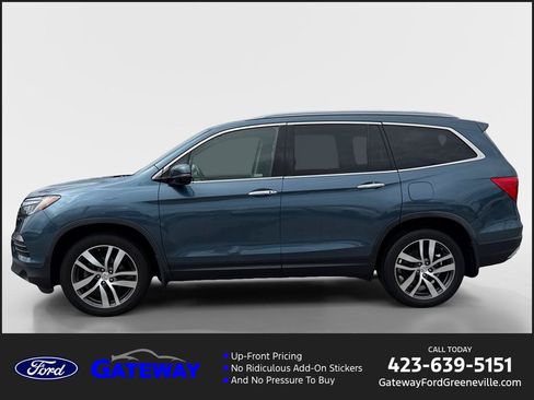 Used 2017 Honda Pilot Touring image 1
