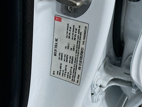 Used 2018 Tesla Model 3 Long Range image 12