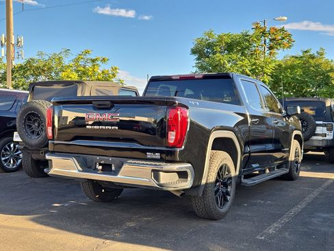 Used 2020 GMC Sierra 1500 SLE w/ Remote Start Package AWD/4WD image 4