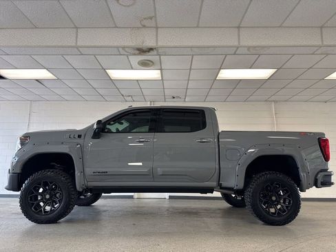 Used 2025 GMC Sierra 1500 AT4 w/ Technology Package AWD/4WD image 5