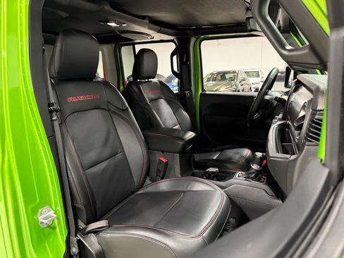 Used 2018 Jeep Wrangler Unlimited Rubicon w/ Dual Top Group image 52