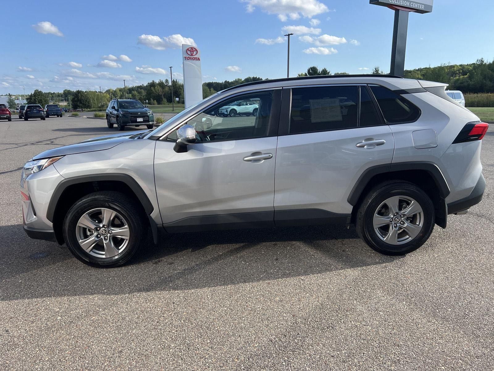 Used 2025 Toyota RAV4 XLE w/ Convenience Package AWD/4WD image 8