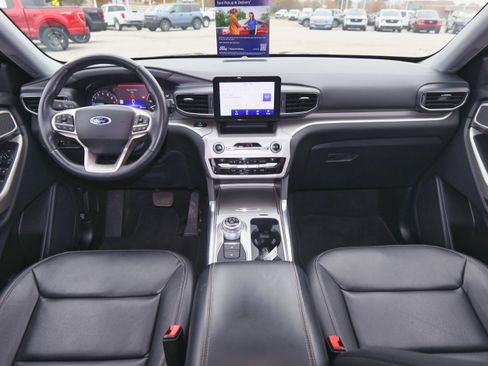 Used 2021 Ford Explorer XLT w/ Equipment Group 202A image 19