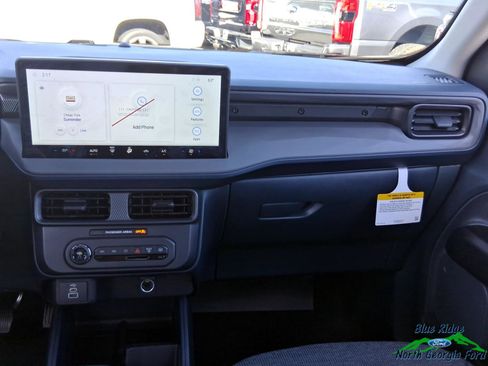 New 2025 Ford Maverick XL image 15