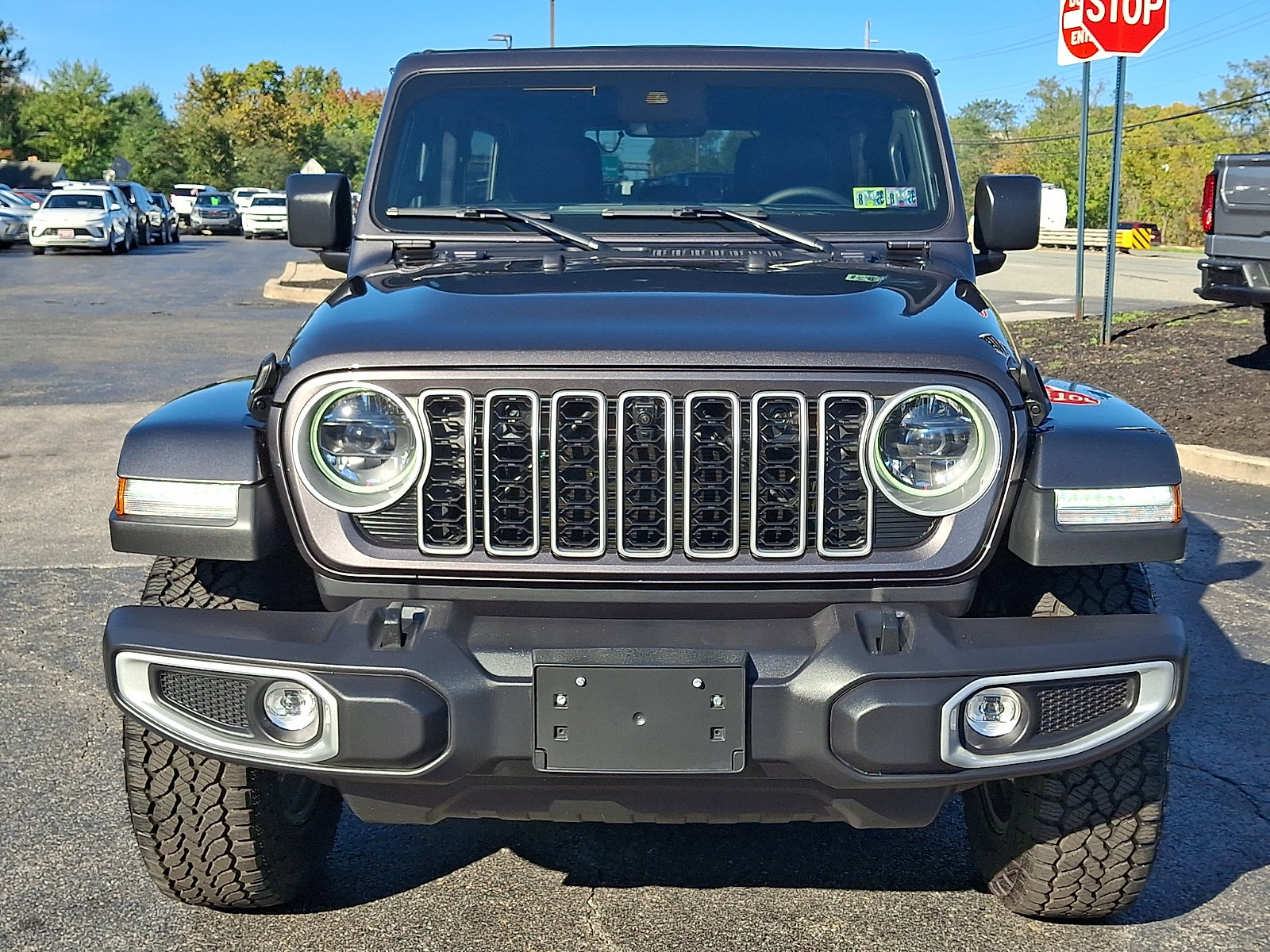 Used 2025 Jeep Wrangler Unlimited Sahara AWD/4WD image 2