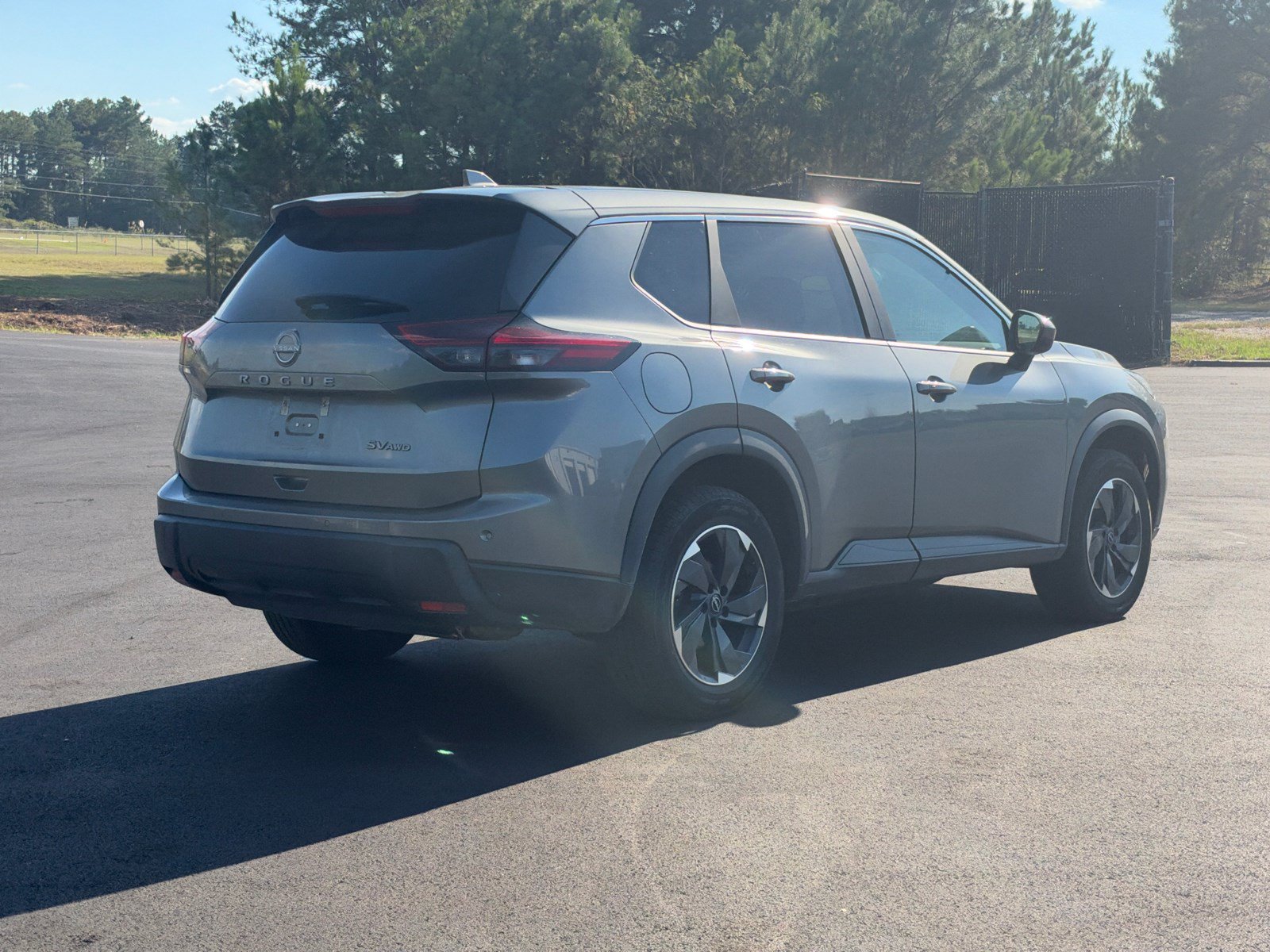 Used 2024 Nissan Rogue SV AWD/4WD image 5