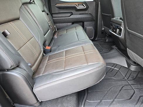 Used 2024 Chevrolet Silverado 1500 High Country image 34