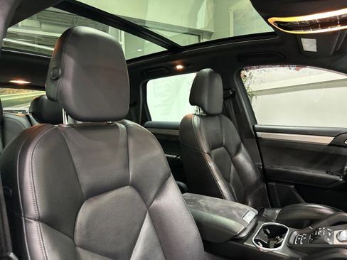 Used 2014 Porsche Cayenne GTS AWD/4WD image 51