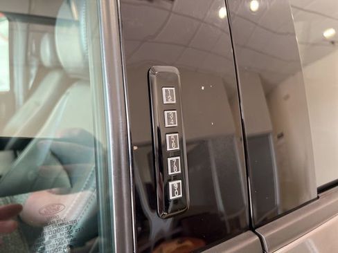 Used 2022 Ford F250 Lariat w/ Chrome Package image 8