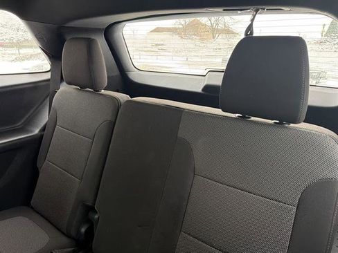 Used 2023 Chevrolet Traverse LT image 47