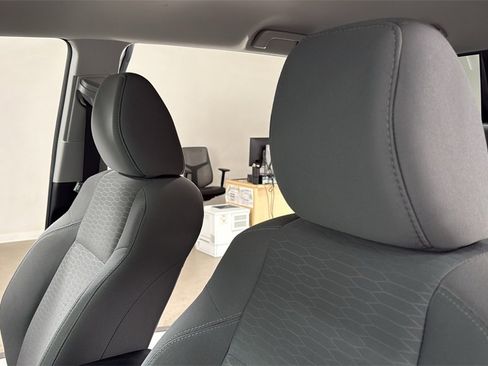 Used 2017 Toyota Tacoma SR5 image 13