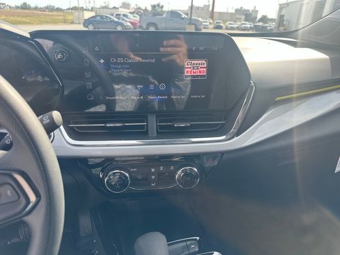 New 2026 Chevrolet Trax LT image 17