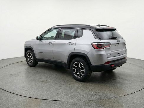 Used 2025 Jeep Compass Trailhawk image 6