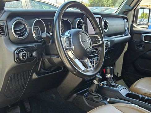 Used 2020 Jeep Gladiator Overland w/ Popular Equipment Package AWD/4WD image 2