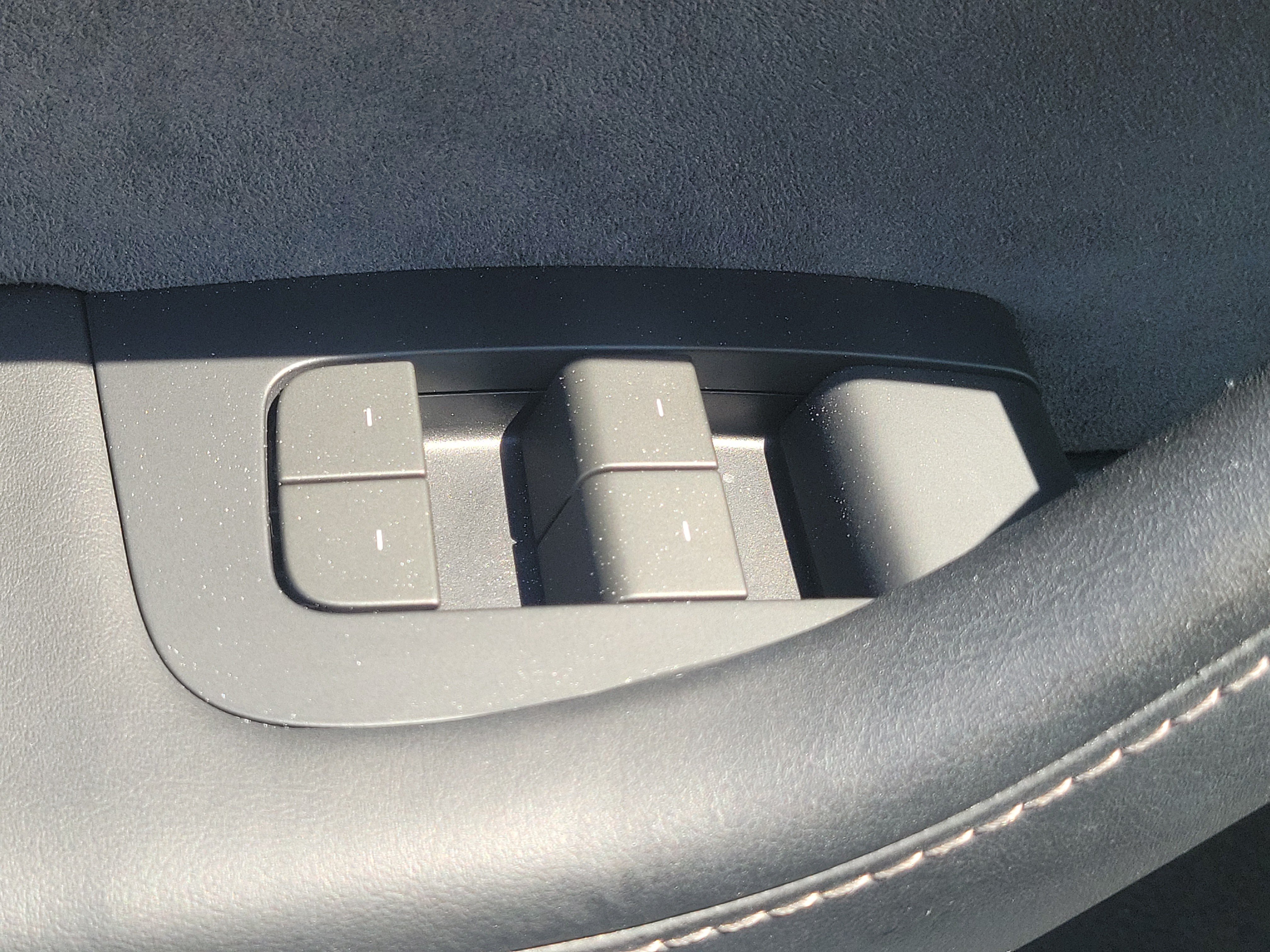Used 2024 Tesla Model Y Long Range RWD image 27