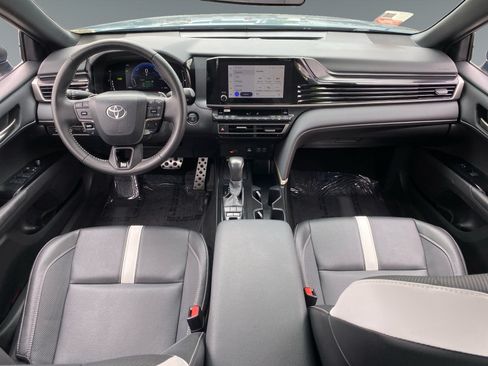 Used 2026 Toyota Camry SE FWD image 10