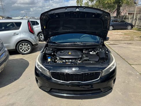 Used 2017 Kia Forte LX FWD image 10