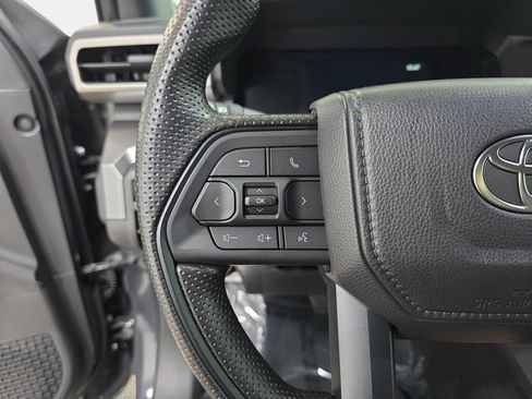 Certified 2025 Toyota Tacoma SR5 AWD/4WD image 14