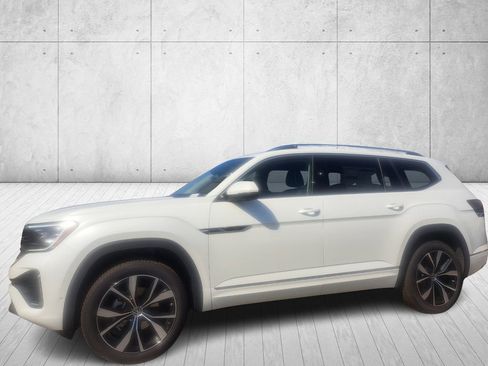 Used 2025 Volkswagen Atlas SEL Premium R-Line image 1