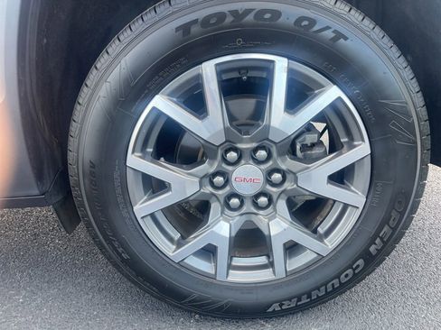 Used 2020 GMC Acadia SLE image 37