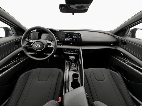 New 2025 Hyundai Elantra Sport image 13