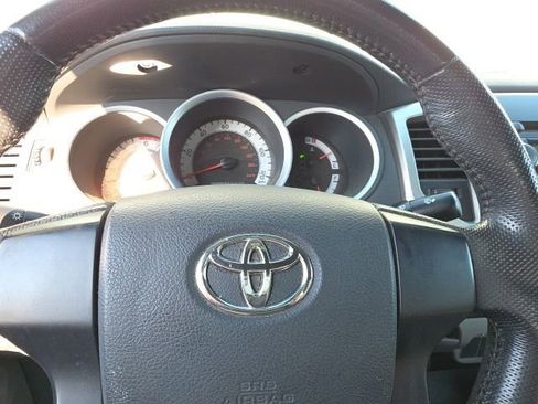 Used 2012 Toyota Tacoma PreRunner w/ SR5 Pkg RWD image 4