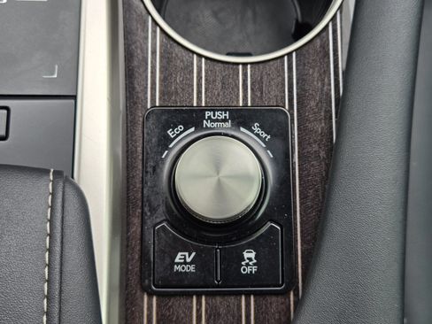 Used 2021 Lexus RX 450h AWD w/ Luxury Package image 19