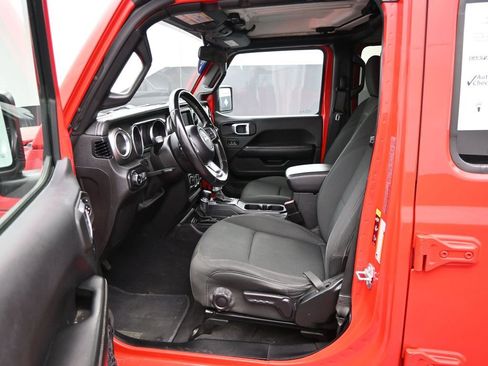 Used 2021 Jeep Wrangler Unlimited Sahara image 10