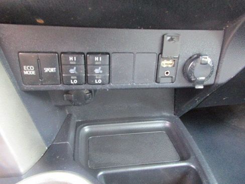 Used 2014 Toyota RAV4 Limited w/ Technology Package AWD/4WD image 27