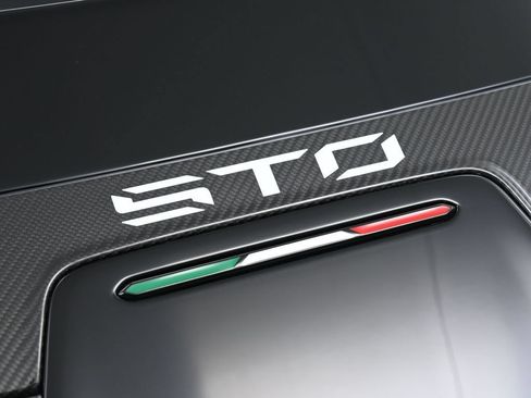 Used 2024 Lamborghini Huracan STO RWD image 14