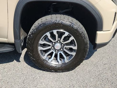 Certified 2023 GMC Sierra 1500 AT4 w/ AT4 Premium Package AWD/4WD image 8