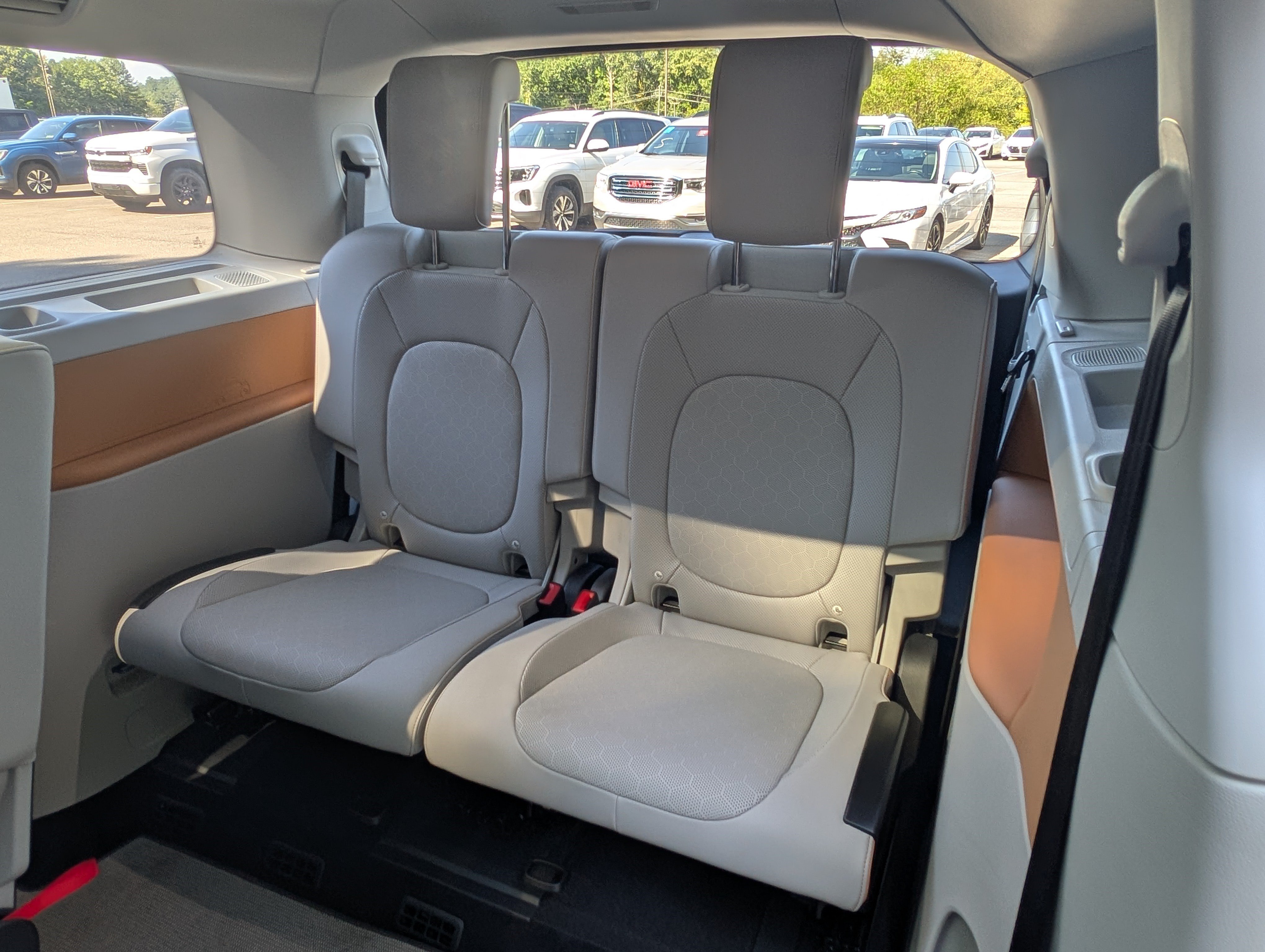 Used 2025 Volkswagen ID. Buzz 1st Edition RWD image 19
