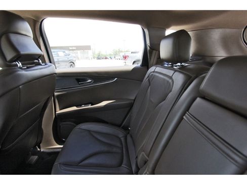 Used 2017 Lincoln MKX Reserve w/ Lincoln MKX Climate Package FWD image 14